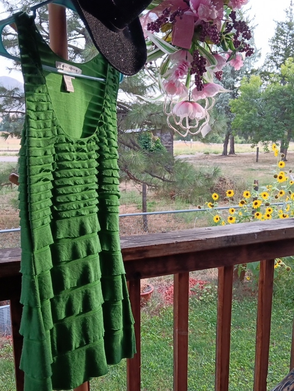 Womans Max Studio Green Ruffled Tank Top.